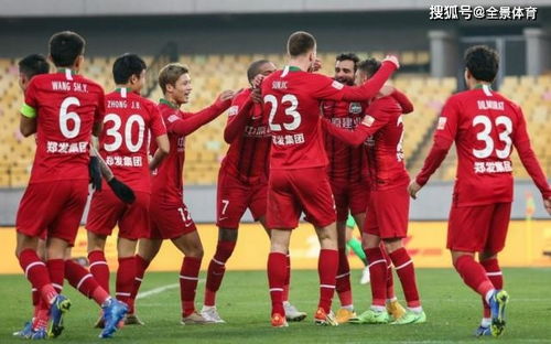 上海申花队以3比0战胜天津津门虎队，一场精彩纷呈的足球对决